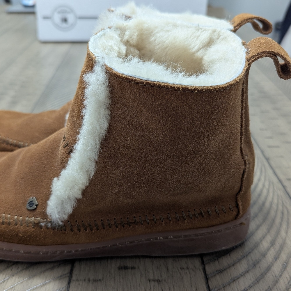 Minnetonka Tan Shearling Lined Boots Women's 10 - Picture 2 of 4